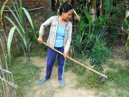 Cô Lài bên công việc hằng ngày