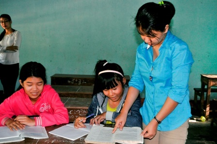 Miệt mài bên học sinh thân yêu để truyền những kiến thức hữu ích cho các em