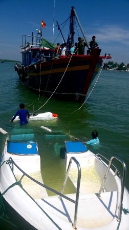 3 ca nô du lịch cùng bị chìm trong đêm - 2