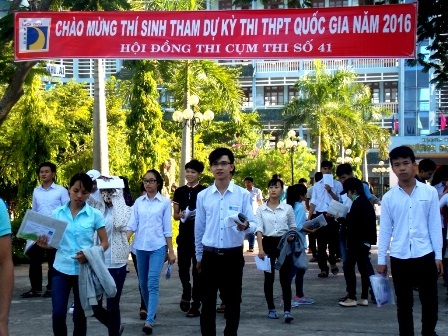 Một trường chỉ có 2 học sinh đỗ tốt nghiệp THPT - 1
Tỉ lệ đỗ tốt nghiệp THPT đối với học sinh trên địa bàn Quảng Nam trên 87%. (Ảnh: Công Bính)