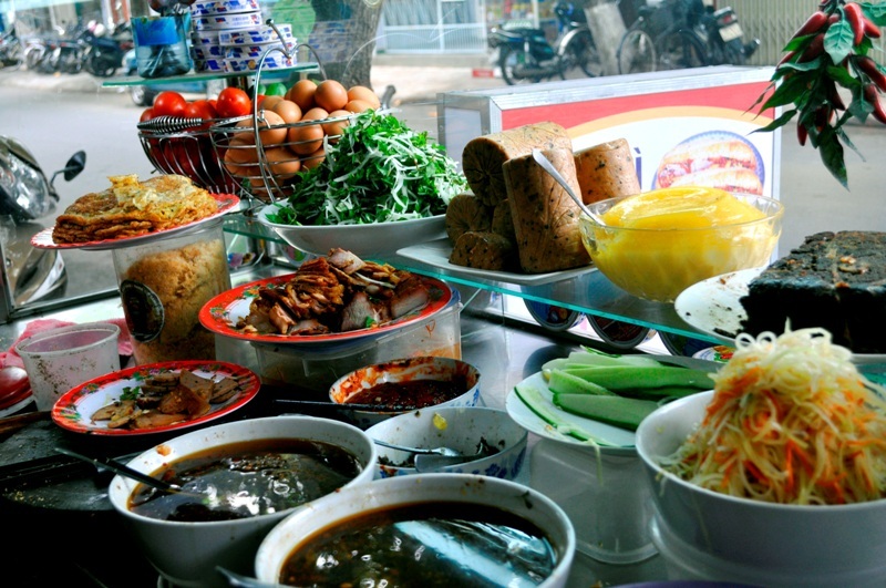 Các nguyên liệu được chính tay bà chủ lựa chọn kỹ lưỡng, đảm bảo tươi ngon nhất