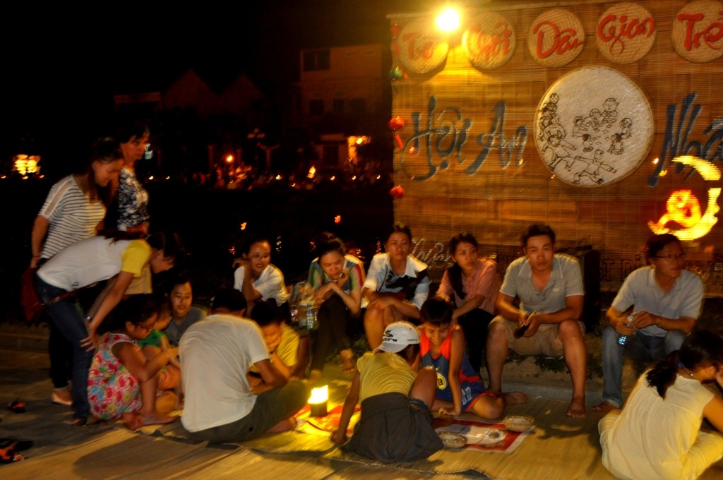 Các trò chơi dân gian trẻ em Việt Nam và Nhật Bản như ô ăn quan, cờ tướng dành cho trẻ em…