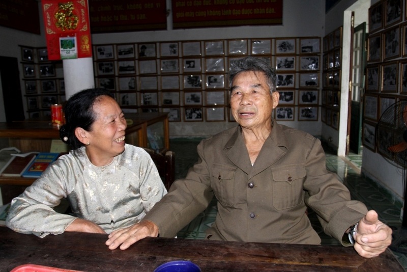 Gặp người cựu chiến binh xây tượng đài Bác Hồ trên miền sơn cước - 1 Vợ chồng cụ Thông
