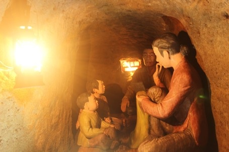 Mô hình căn hộ gia đình trong lòng địa đạo Vịnh Mốc