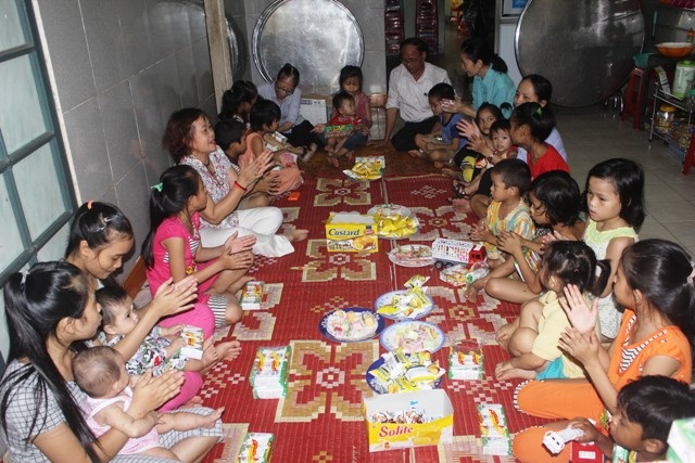 
Ngập tràn tiếng hát, tiếng cười trong Ngày Quốc tế Thiếu nhi.
