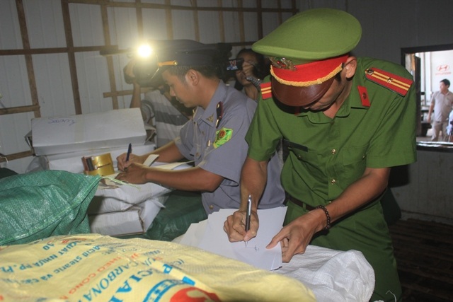 Cơ quan chức năng niêm phong số cá bị nhiễm độc