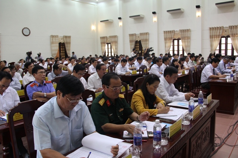 Các đại biểu chưa tán thành với đề án tăng học phí do Sở GD-ĐT tỉnh này xây dựng.