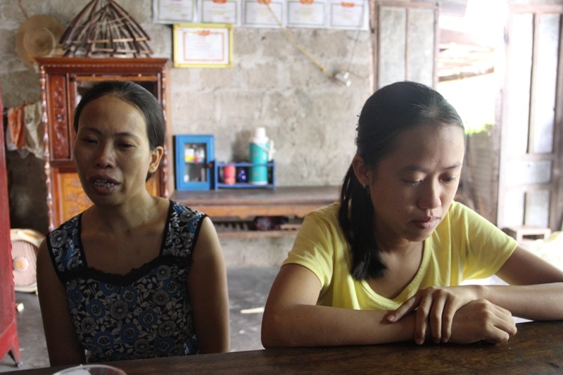 
Chị Bính uất nghẹn khi kể về hoàn cảnh khó khăn cũng như tình trạng bệnh tật của mình
