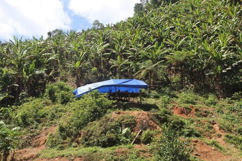 Một lán trại do các đối tượng khai thác vàng dựng 