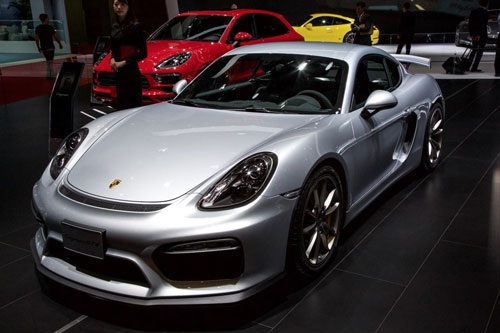 Những mẫu xe đáng chú ý tại sự kiện Tokyo Motor Show 2015 - 13 Porsche Cayman GT4 ấn tượng với vỏ màu carbon