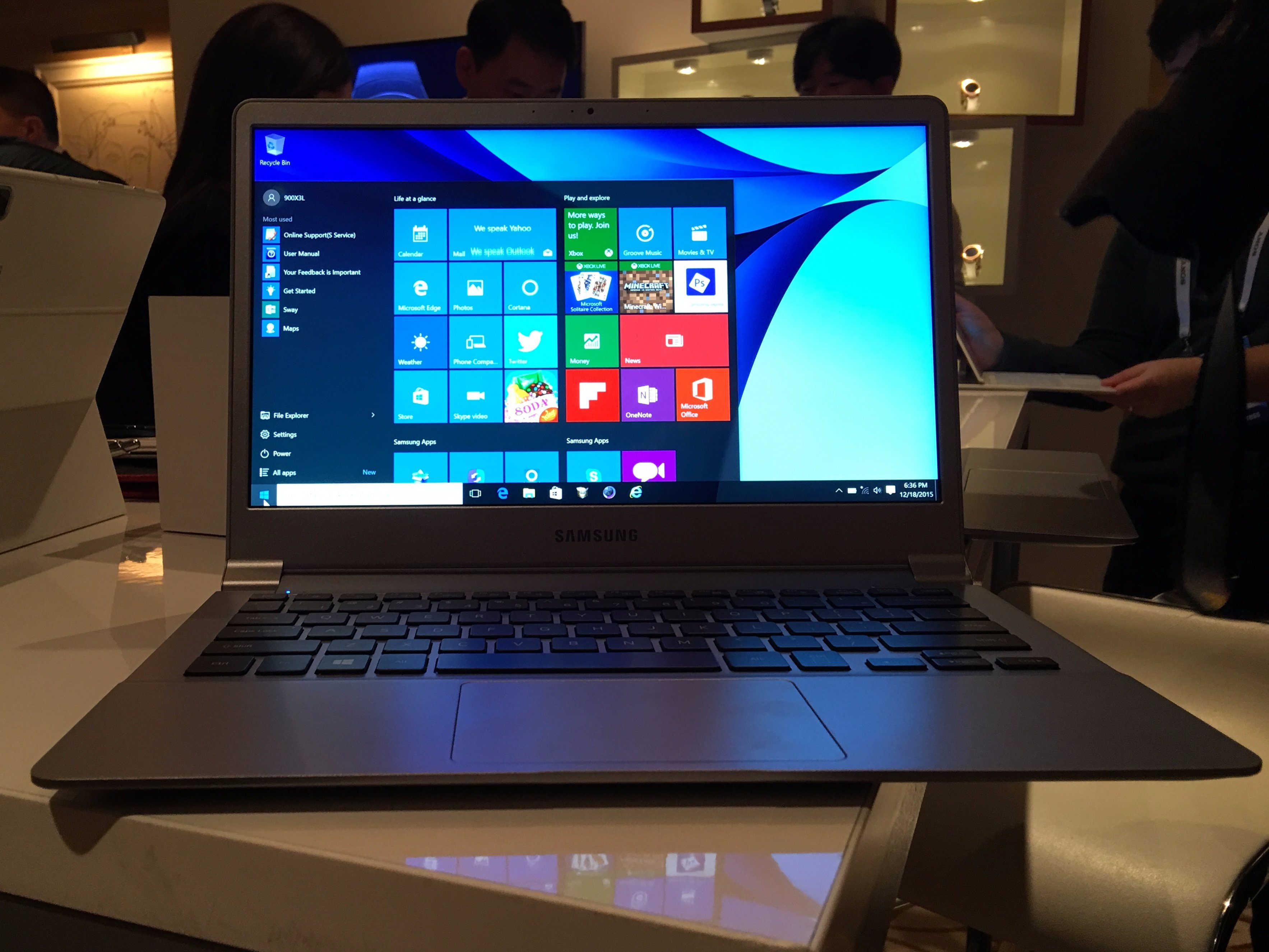 Samsung đẩy mạnh máy tính bảng lai, tuyên chiến với Apple và Microsoft - 3 Samsung đẩy mạnh máy tính bảng lai, tuyên chiến với Apple và Microsoft - 3