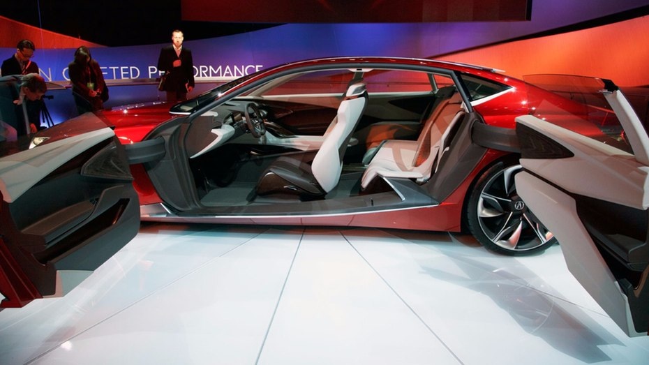 Những mẫu xe đáng chú ý tại Detroit Auto Show 2016 - 3
Thiết kế của mở về 2 phía của Acura Precision giúp tạo sự gắn kết, liền mạch giữa 2 khoang và sự đồng bộ của nội thất trong xe.