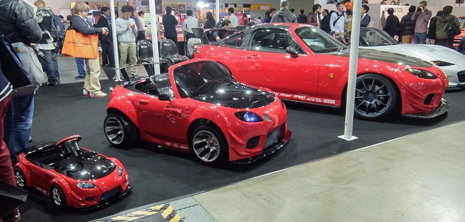 Những chiếc xe độ ấn tượng tại Tokyo Auto Salon 2016 - 24 3 phiên bản của Mazda Roadster với 3 kích thước khác nhau tạo sự thích thú cho khách tham gia triển lãm