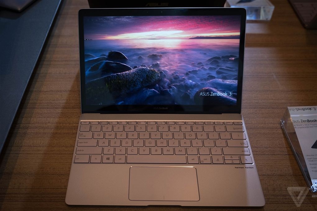 So sánh laptop mỏng nhất thế giới của Asus với Macbook mới nhất của Apple - 8 So sánh laptop mỏng nhất thế giới của Asus với Macbook mới nhất của Apple - 8