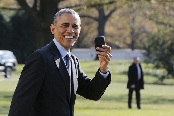 Tại sao Tổng thổng Mỹ Barrack Obama không thể dùng iPhone? - 2 Nhiều nguồn tin vẫn khẳng định ông Obama sử dụng điện thoại của Blackberry cho tới nay
