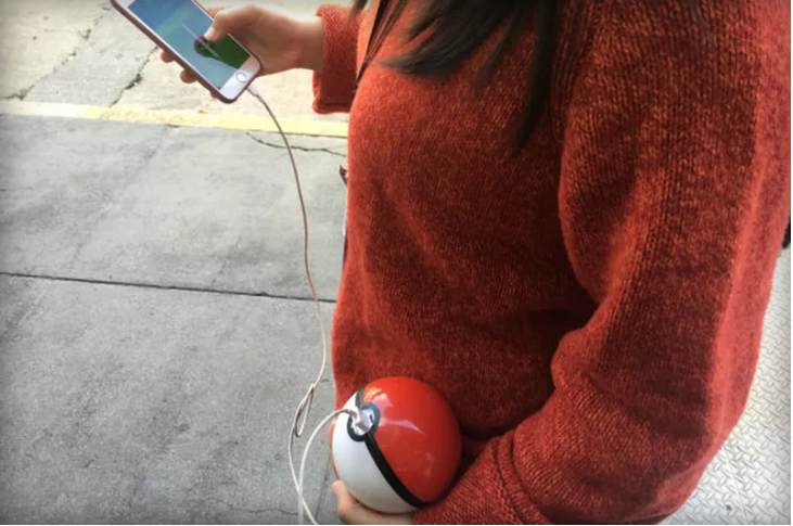 Pin sạc dự phòng "cháy hàng" vì Pokemon Go - 2 Pin sạc dự phòng "cháy hàng" vì Pokemon Go - 2