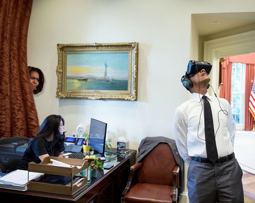 Bức ảnh tổng thống Mỹ Obama dùng thử kính thực tế ảo gây sốt cộng đồng mạng - 3 Bà phu nhân Tổng thống phát hiện ra chồng chơi game bằng kính thực tế ảo trong giờ làm việc