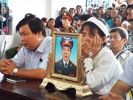 
Vợ ông Trốn hơn một lần xin tòa xét đến tình tiết giảm nhẹ cho kẻ giết chồng mình
