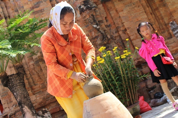 Nét đẹp Chămpa trong ngày đầu Xuân ở tháp bà Ponagar Nha Trang - 3