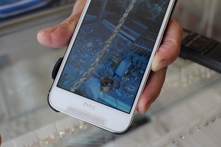 Nhận diện loại vòng đeo tay, trang sức mà kẻ cướp đập tủ lấy đi