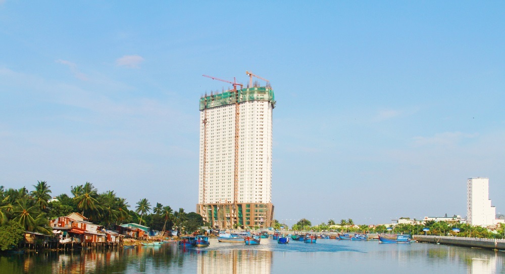 Công trình Tổ hợp khách sạn, căn hộ cao cấp Mường Thanh Khánh Hòa (phía Nam cầu Trần Phú, TP Nha Trang, tỉnh Khánh Hòa)