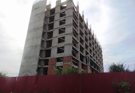 Tuy nhiên, hàng trăm tỷ đồng đang ngày đêm phơi mưa, phơi nắng