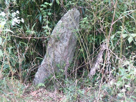 Những bia đá còn sót lại