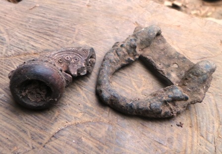 Những hiện vật ông Khâm phát hiện trong khu vườn nhà mình