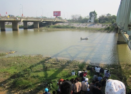 Lực lượng chức năng đang tìm kiếm các nạn nhân