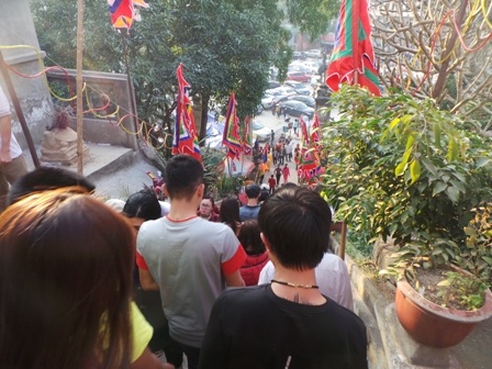 Đã có hàng vạn người dân và du khách đến đền Độc Cước đi lễ đầu xuân