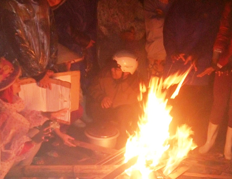 Đến trưa ngày 11/3, người dân đã giải tán về nhà