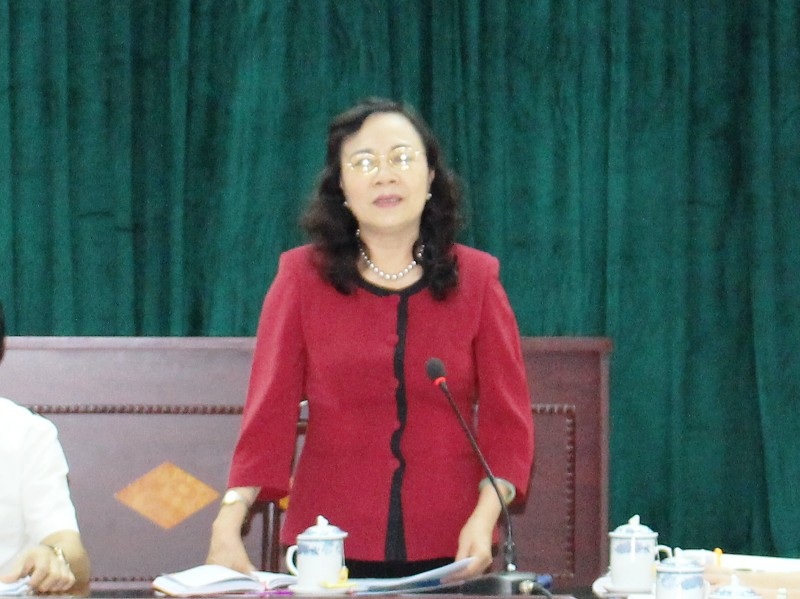 Bà Nguyễn Thị Nghĩa - Thứ trưởng Bộ GD&ĐT kiểm tra công tác chuẩn bị thi THPT quốc gia tại Thanh Hóa