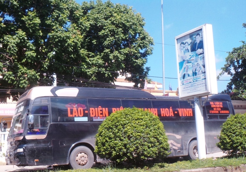 Chiếc xe khách chở chân động vật hoang dã bị bắt giữ