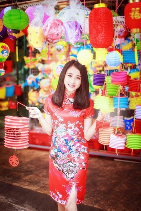 “Bạn gái màn ảnh” của Sơn Tùng MTP rạng rỡ dạo phố Trung thu - 2