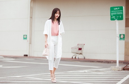 Chi Pu khoe street style ngày càng thanh lịch - 3 Chi Pu khoe street style ngày càng thanh lịch - 3