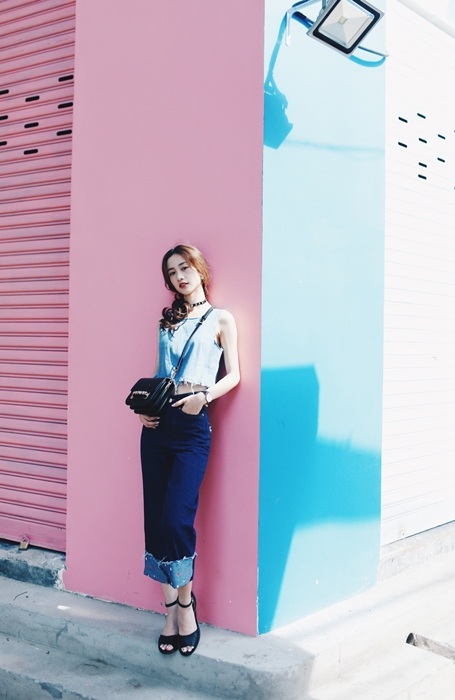 Phụ kiện giúp đem lại tổng thể hài hoà và mới mẻ trong trang phục.