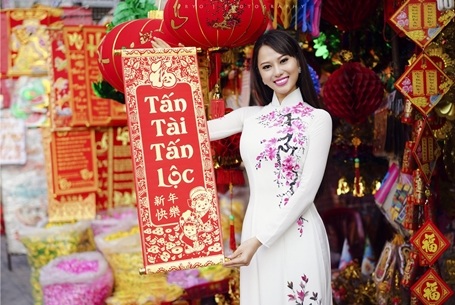 Hoa hậu Điện ảnh 9X thướt tha áo dài đón xuân - 7 Hoa hậu Điện ảnh 9X thướt tha áo dài đón xuân - 7