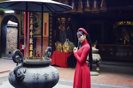 Hoa hậu Điện ảnh 9X thướt tha áo dài đón xuân - 12 Hoa hậu Điện ảnh 9X thướt tha áo dài đón xuân - 12