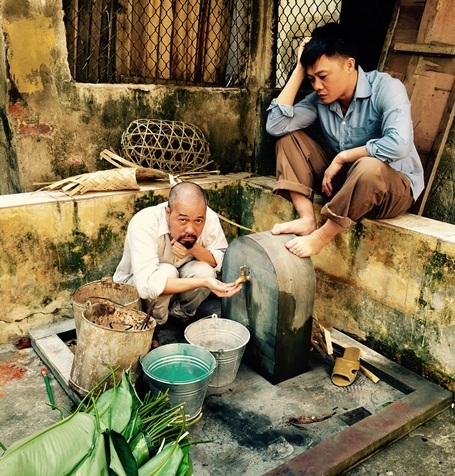 Những hình ảnh khốn khó về Tết việt thời bao cấp được tái hiện.