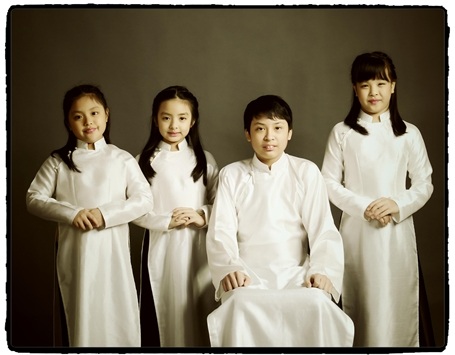 Đại gia đình Thúy Hằng, Thúy Hạnh đoàn viên trong Tết xưa - 3 Các bé của hai chị em cũng rất thương yêu và quan tâm nhau, hai bé lớn là Thanh Tùng và Suli (Gia Hân) là 1 cặp bài trùng thân thiết, hai bé nhỏ là Bông (Thanh Tuyền) và Suti (Gia An) là 1 lí lắc ngây thơ suốt ngày cười nói. Nếu như Thanh Tùng và Gia Hân giống nhau ở điểm trầm tính, ít nói và thích khám phá thì hai cô em Thanh Tuyền và Gia An lại khá nổi bật và mạnh dạn.