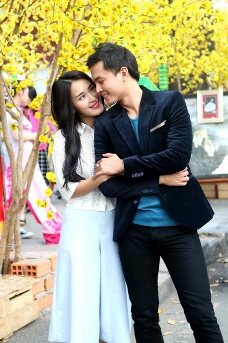 Những câu nói ngôn tình "đốn" tim của sao Việt - 9 Văn Anh: “Anh muốn nói với em rằng em sẽ là người đầu tiên và là người cuối cùng anh thề non hẹn biển, trao nhẫn cưới và hôn. Em à, hãy yêu nhau và cùng nhìn nhau già nua.
