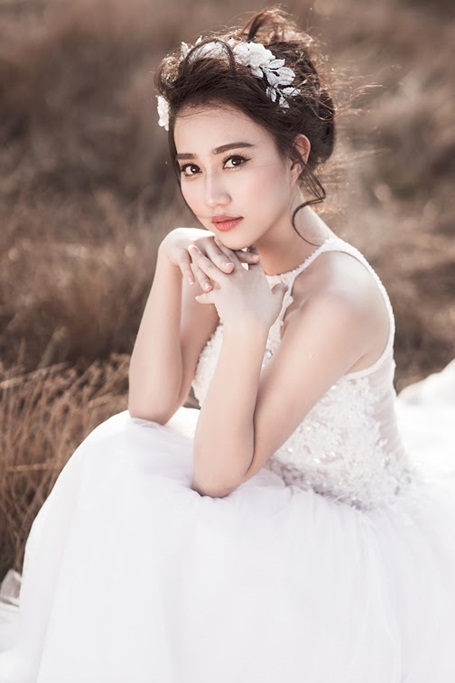 “Bạn gái” Sơn Tùng MTP cuốn hút trong bộ ảnh cô dâu một mình - 7 “Bạn gái” Sơn Tùng MTP cuốn hút trong bộ ảnh cô dâu một mình - 7
