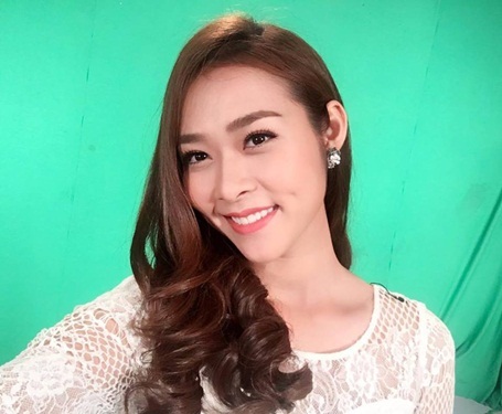 Những "má lúm đồng tiền" đắt giá của showbiz Việt - 12 Những "má lúm đồng tiền" đắt giá của showbiz Việt - 12