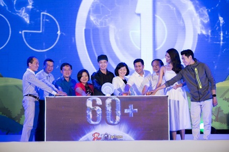 Trước khoảnh khắc ý nghĩa, tất cả ban tổ chức, ba đại sứ và các bạn tình nguyện viên đều bày tỏ sự hào hứng vì thực hiện một hành động đẹp bảo vệ môi trường.