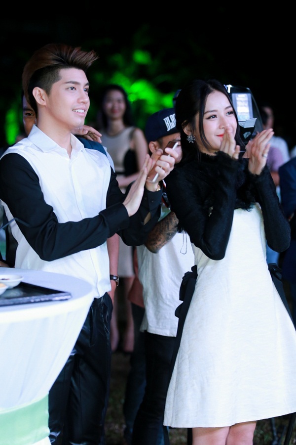 Noo Phước Thịnh xuất hiện với style thanh lịch đã được định hình. Mới đầu năm nhưng Noo Phước Thịnh có sự khởi đầu khá suôn sẻ khi giành chiến thắng tại The Remix, trước đó anh cũng được chuyên trang nhan sắc Missosology bầu chọn top 5 mỹ nam Việt quyến rũ nhất năm 2016.