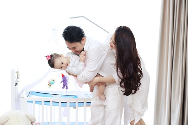 Trang Nhung viết thư cảm động tặng con gái sinh nhật đầu đời - 9