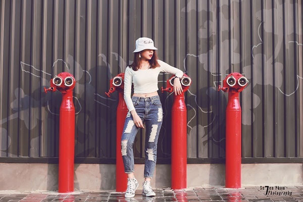 Miss Teen thân thiện Hồ Bích Trâm hờ hững vai trần xuống phố - 13 Miss Teen thân thiện Hồ Bích Trâm hờ hững vai trần xuống phố - 13