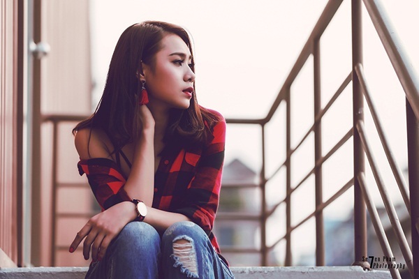 Miss Teen thân thiện Hồ Bích Trâm hờ hững vai trần xuống phố - 10 Miss Teen thân thiện Hồ Bích Trâm hờ hững vai trần xuống phố - 10