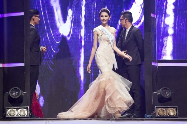 Quang Hùng ủng hộ bạn gái, Thúy Vân đồng hành Hoa khôi Áo dài - 8