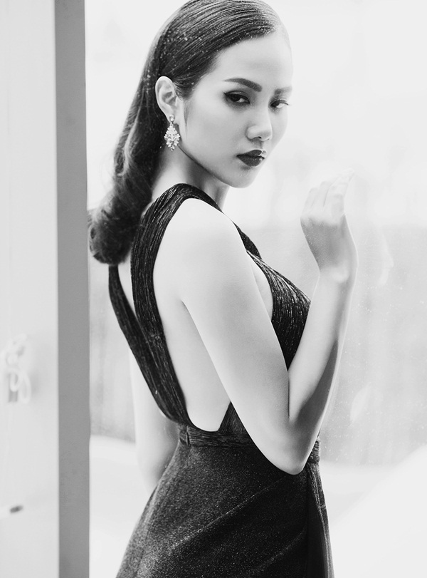 Hoa hậu Đông Nam Á Diệu Linh lạnh lùng khoe đường cong - 5 Hoa hậu Đông Nam Á Diệu Linh lạnh lùng khoe đường cong - 5